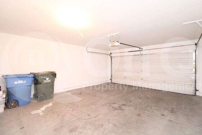 Building Photo - 8147 W Lynwood St