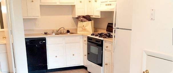Building Photo - Candlelite Apartments