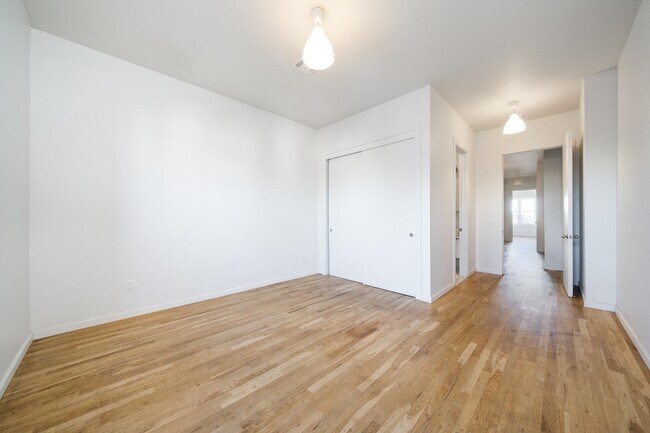 Building Photo - 386 Bergen Ave