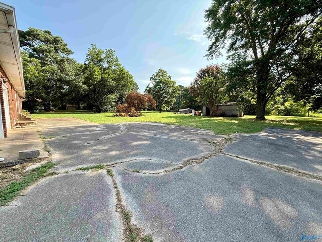 Building Photo - 6167 Wall Triana Hwy