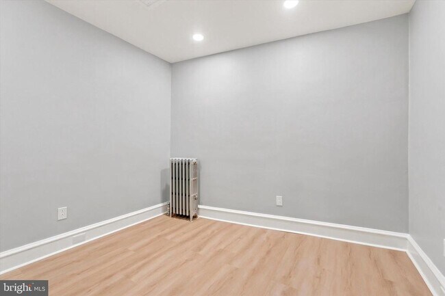 Building Photo - 5548 Ridge Ave