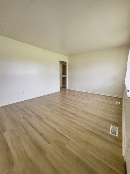 Building Photo - 106 Cheerful Pl