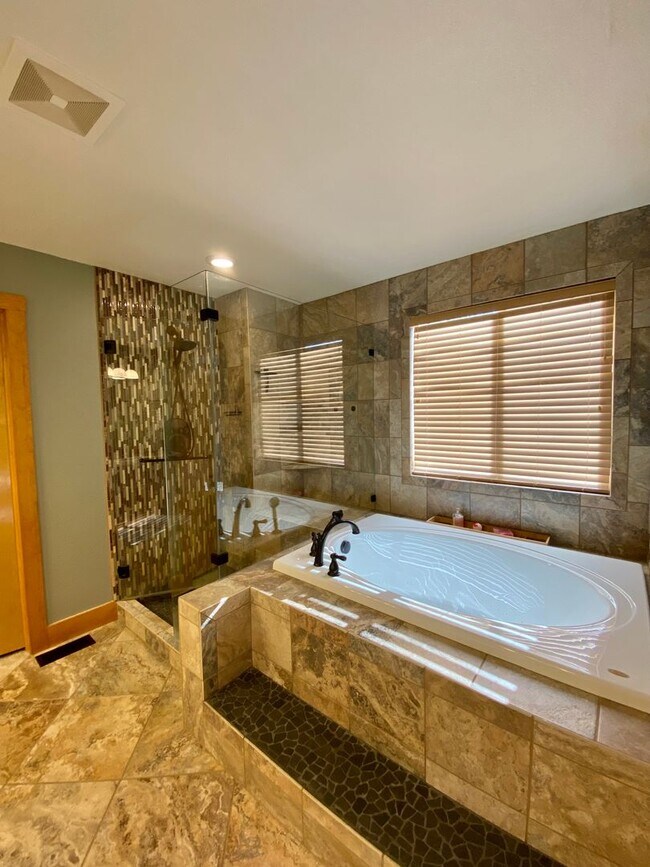 Building Photo - Immaculate 4 bed 3.5 Bath with Mountain Views and Unique Amenities!  Pet Friendly! Desirable 80922!