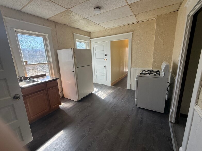 Building Photo - 97 Glenview Ave