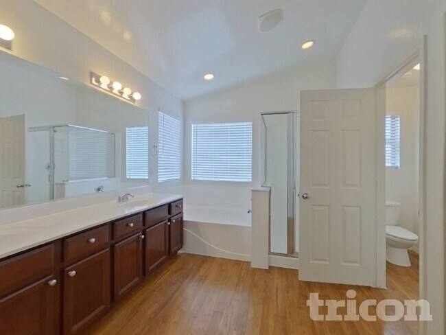 Building Photo - 35002 N Bandolier Dr