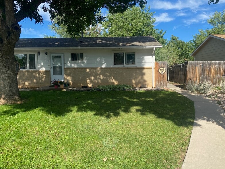 Building Photo - 705 Ponderosa Dr