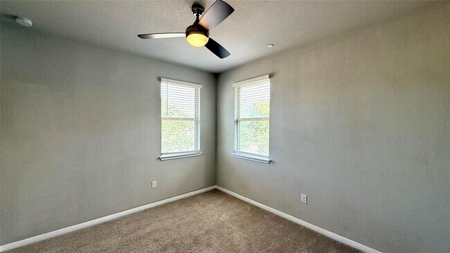 Building Photo - 1001 Zodiac Ln