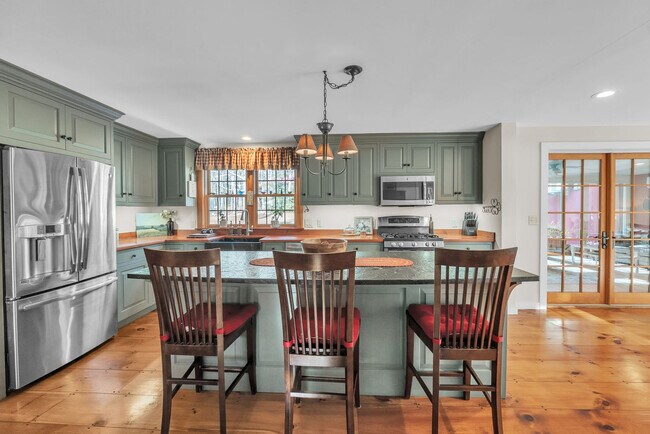 Building Photo - 73 Champeaux Rd