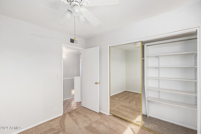 Building Photo - 1835 E Yale Dr