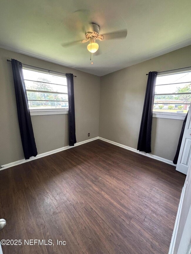 Building Photo - 2500 Congaree Dr W