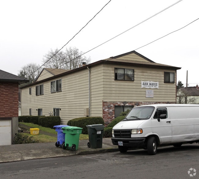 Building Photo - Ann Marie