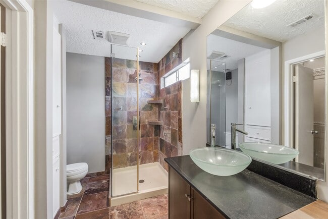 Building Photo - 13318 Queensride Ln