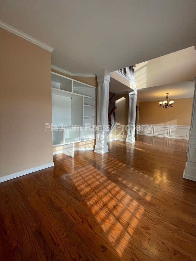 Building Photo - 2126 Malden Hill Dr