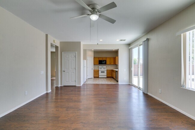 Building Photo - Large home near Aliante*Close to area schools and shopping centers*