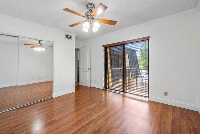 Building Photo - 2453 Waterside Dr