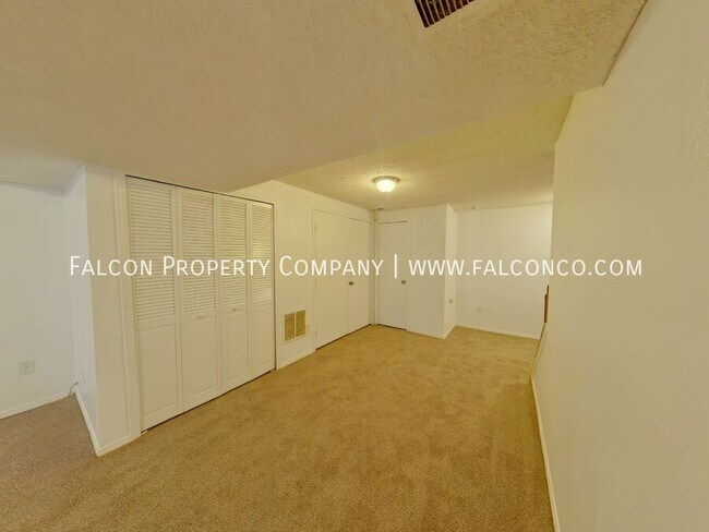 Building Photo - 1217 Firefly Cir