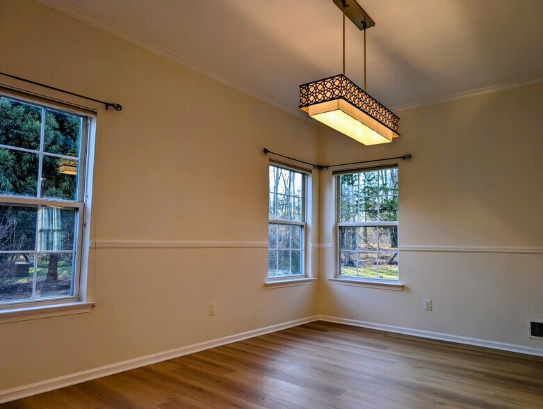 Building Photo - 111 Harvard Cir