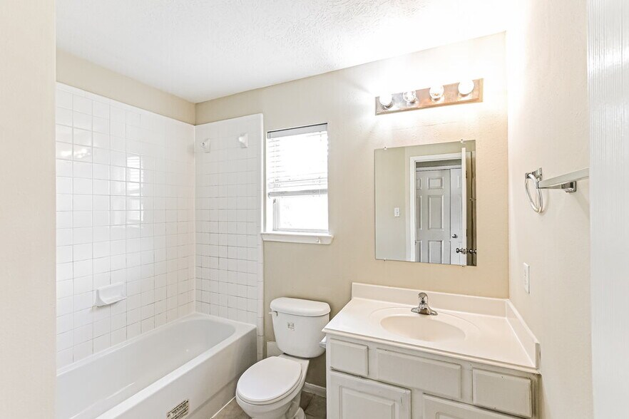 Building Photo - 4210 Thyme Cir