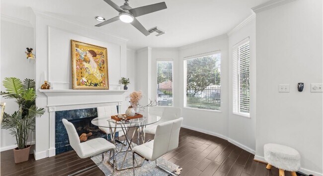 Building Photo - 1417 Anita St