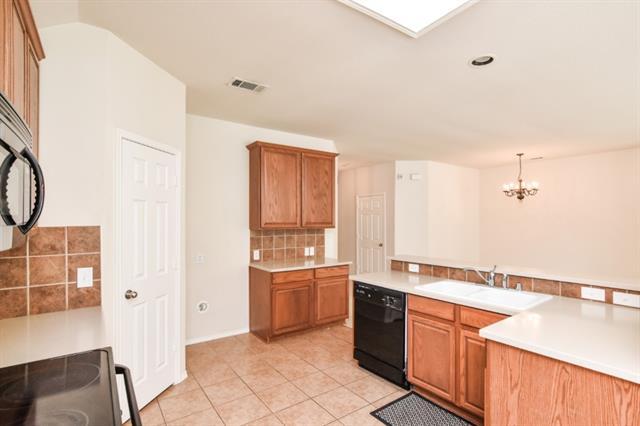 Building Photo - 2609 Swan Dr