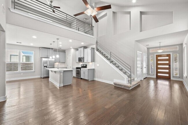 Building Photo - 2108 Hermia St