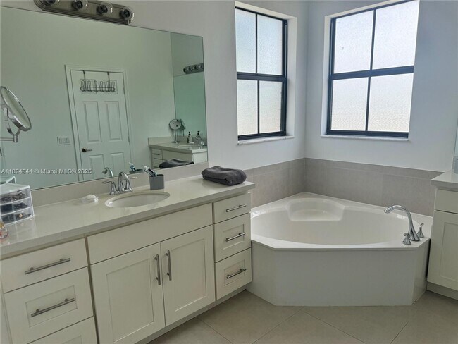 Building Photo - 10400 NW 58th Terrace