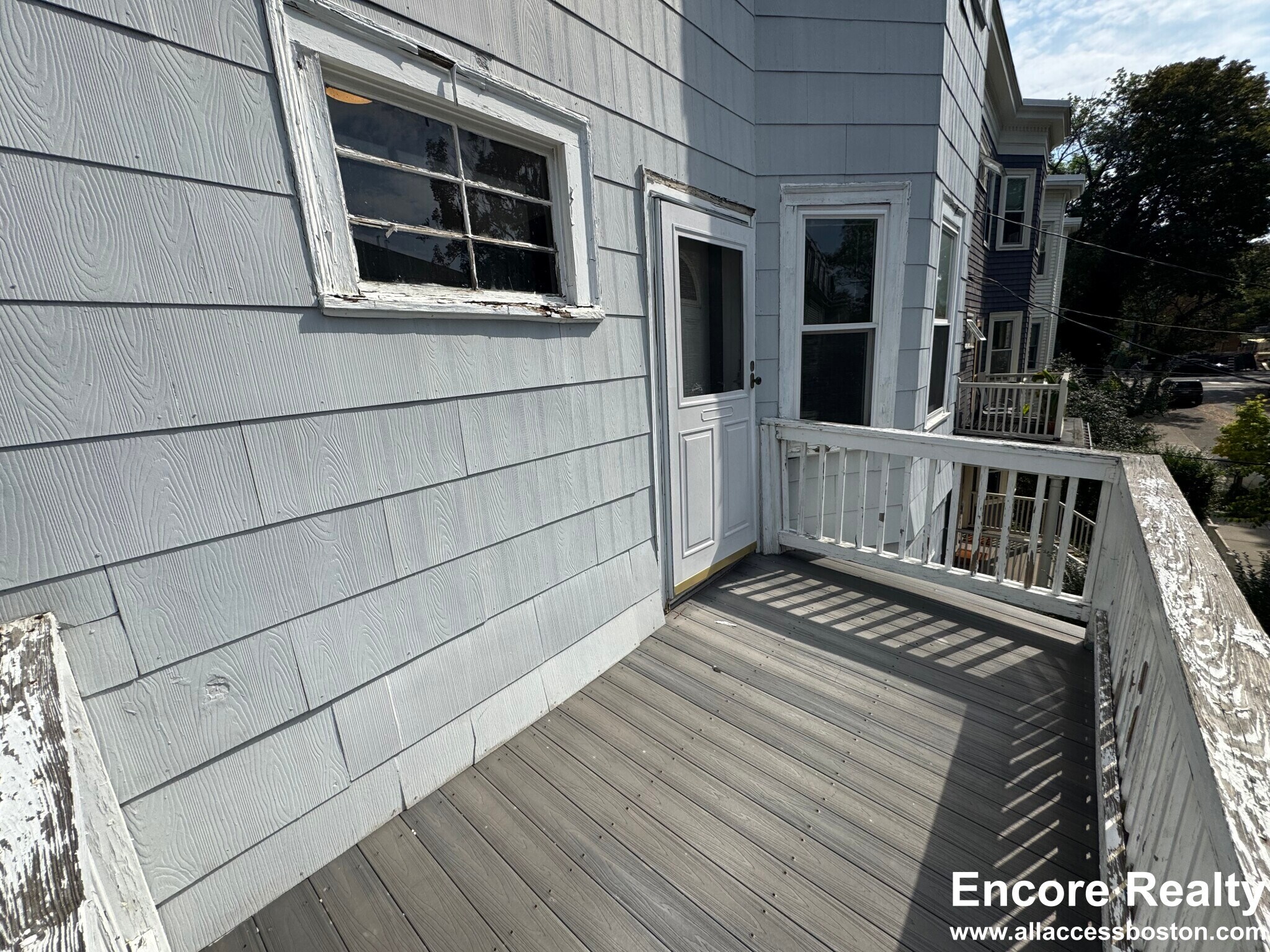 Building Photo - 25 Tufts St