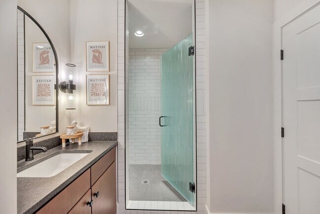 Building Photo - 1701 Portland Ave