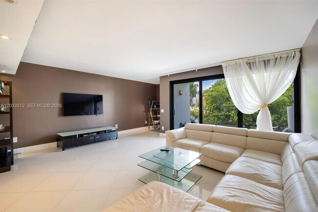 Building Photo - 317 Poinciana Island Dr