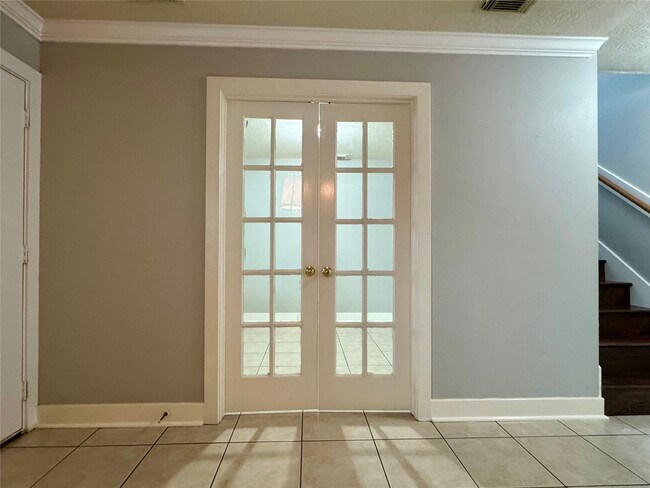 Building Photo - 9910 Farrell Dr