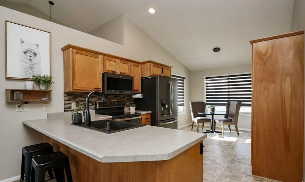 Building Photo - 3436 W 84th Pl