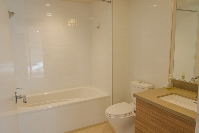 Building Photo - 2bd/2ba Seattle Condo