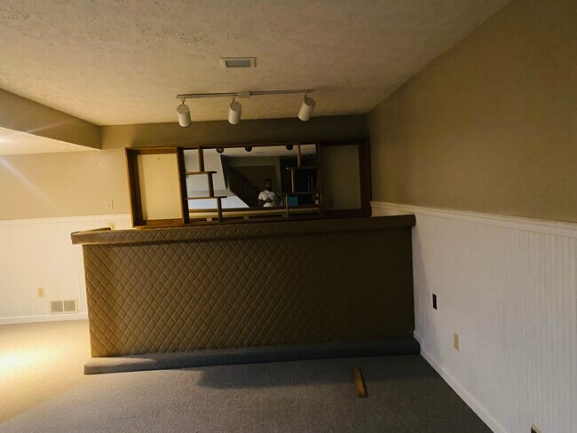 Building Photo - 473 Montvale Ln