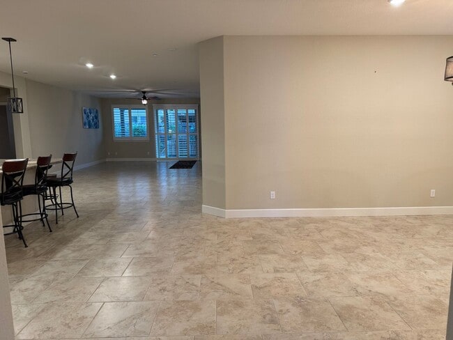 Building Photo - Immaculate Roseville property with solar!