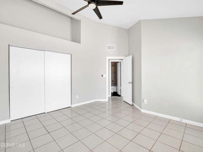 Building Photo - 1593 Hartsdale Dr