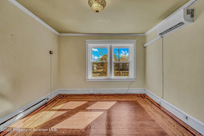 Building Photo - 533 S Franklin St