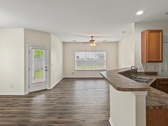 Building Photo - 1406 Parkland Way