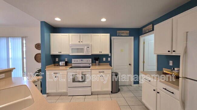 Building Photo - 3105 Van Buren Pkwy