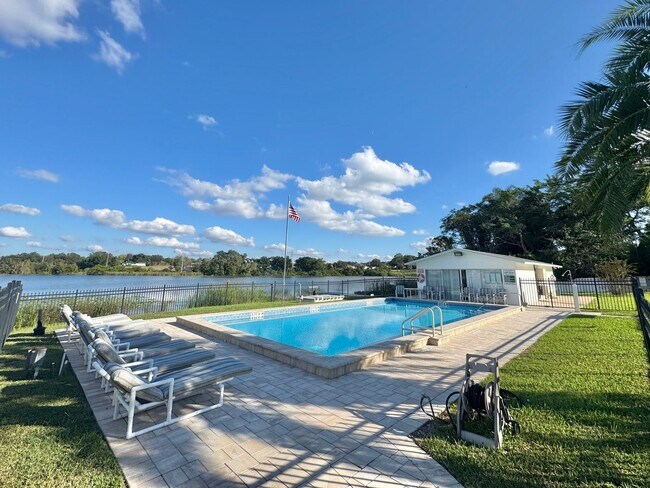 Building Photo - Lake Buckeye Condo