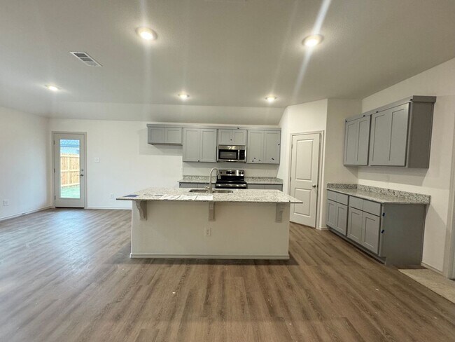 Building Photo - New Beginnings Start With AMRR: 3 BD Suburban Style Neighborhood!