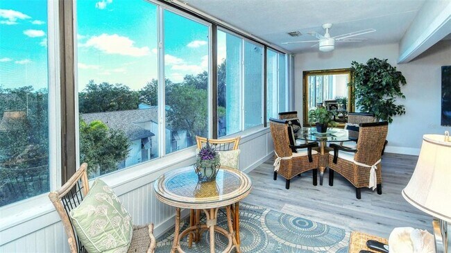 Building Photo - 1255 E Peppertree Dr