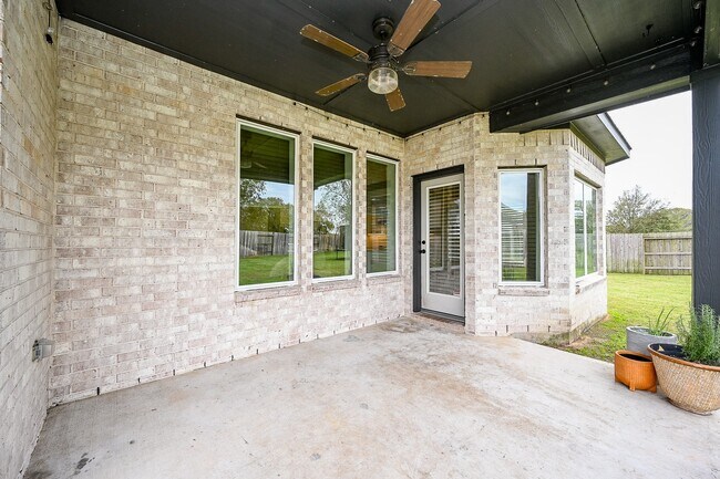 Building Photo - 30718 Parkside Passage Dr