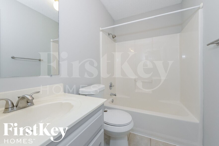 Building Photo - 17534 W 111th Terrace