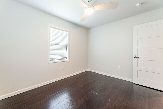 Building Photo - Charming & Updated Mid-Century 3 Bed/1 Bath in East Austin!