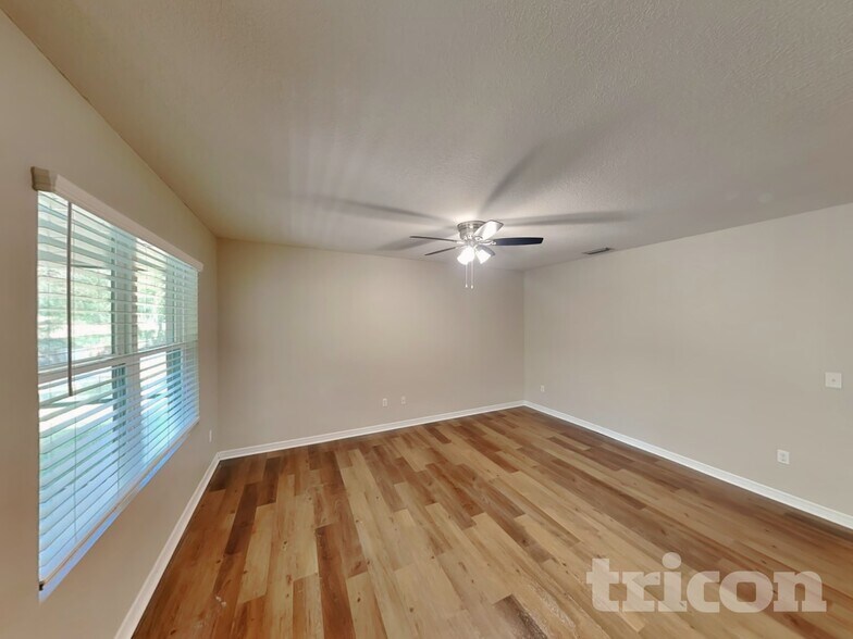 Building Photo - 7027 57th Terrace E Palmetto FL