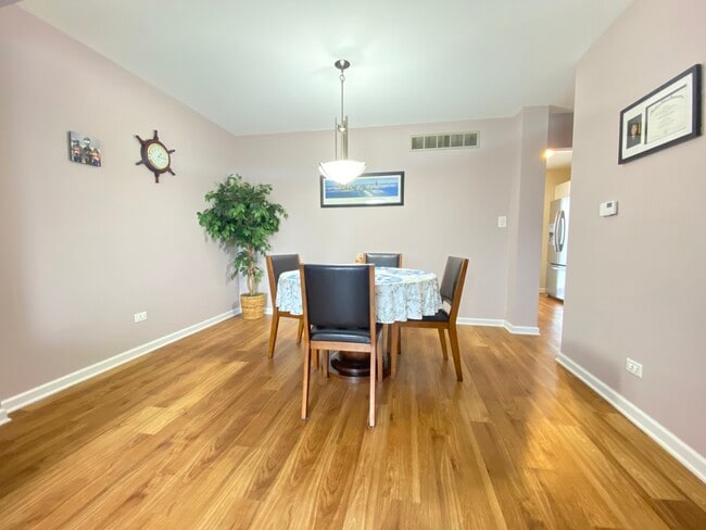 Building Photo - 1949 Governors Ln