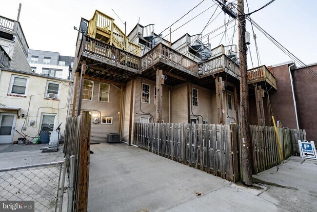 Building Photo - 1119 Race St
