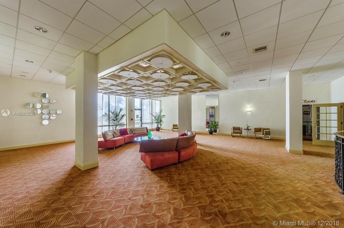 Building Photo - 5825 Collins Ave