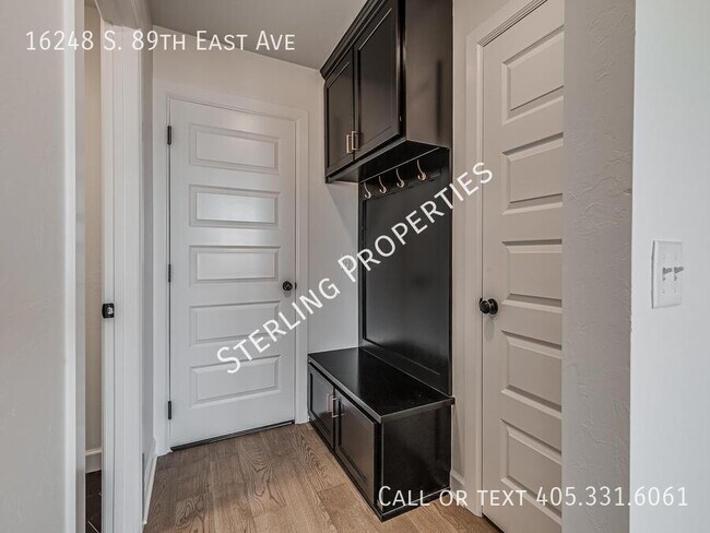 Building Photo - 16248 S 89th East Ave