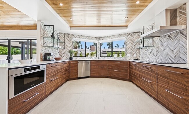 Building Photo - 2040 Chico Dr